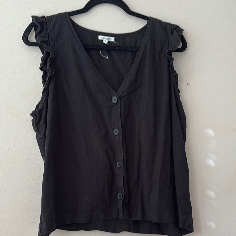 Black Sleeveless Button-Up Top